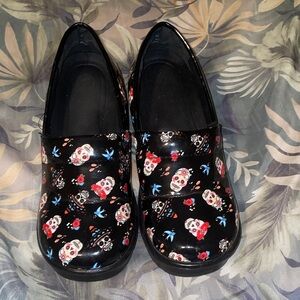 Kids Black Skull Print Shoes